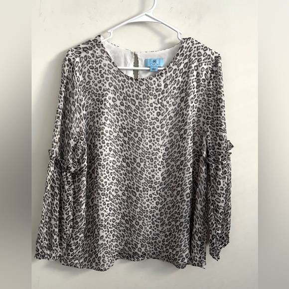 CeCe Print Blouse Women’s L Ruffle Sleeve Chiffon Gray Leopard Print - Picture 1 of 5